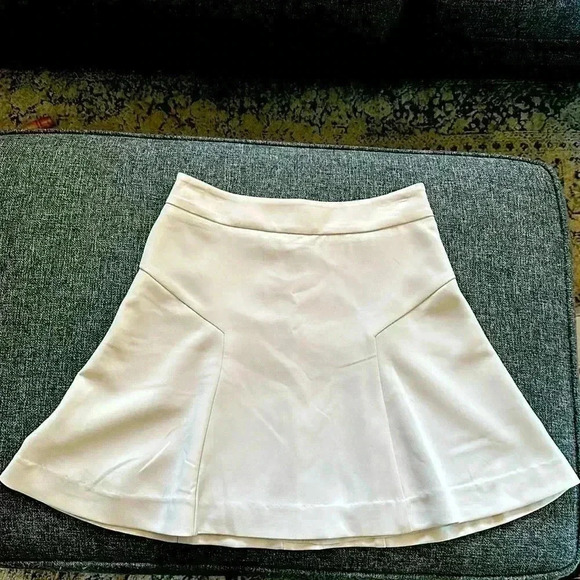 NWT Size 4 cream/beige flowy skirt from Express - Picture 1 of 4